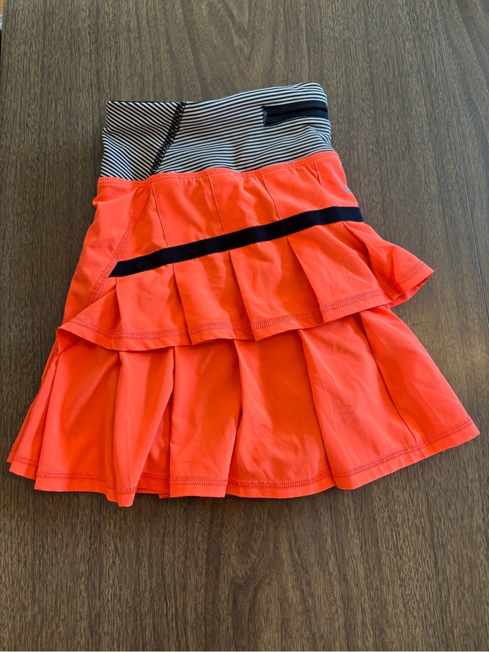 Lulu skirt size 6 neon orange